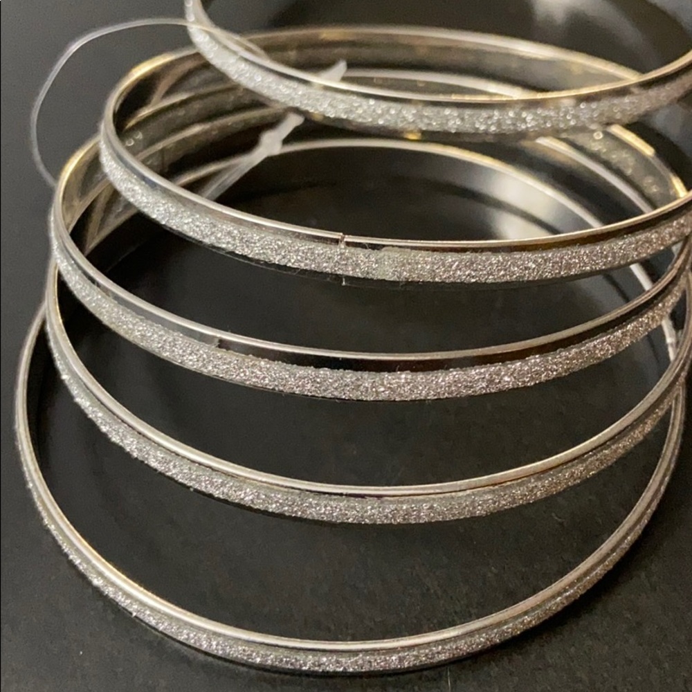 Bangles. - Picture 3 of 3